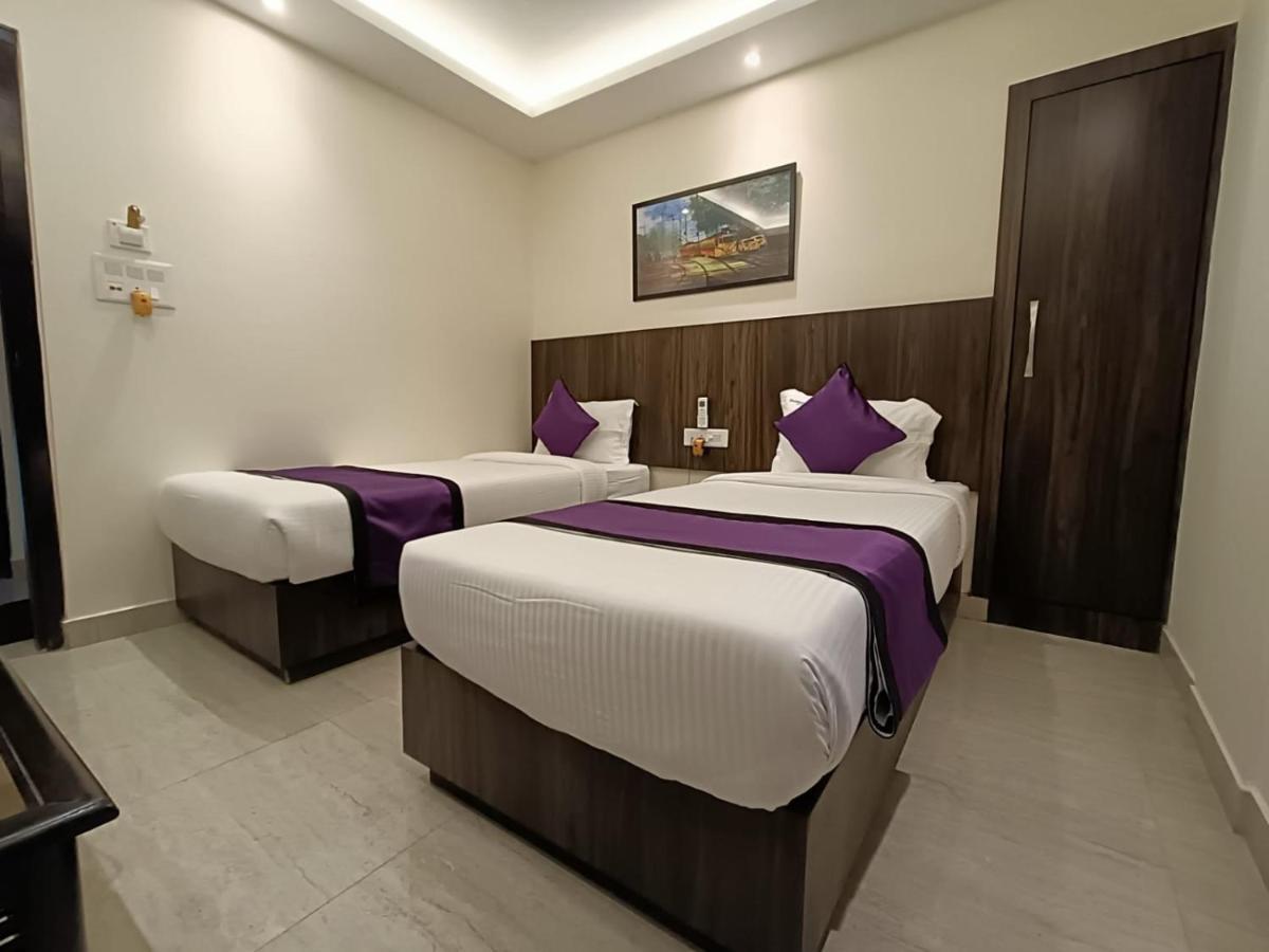 Sheldon Inn Calcutta Buitenkant foto