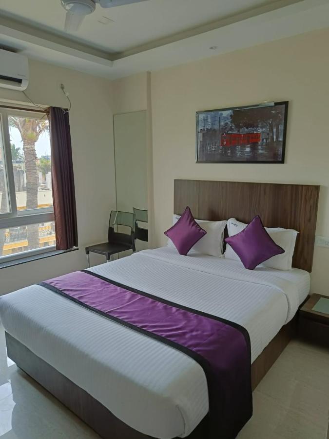 Sheldon Inn Calcutta Buitenkant foto