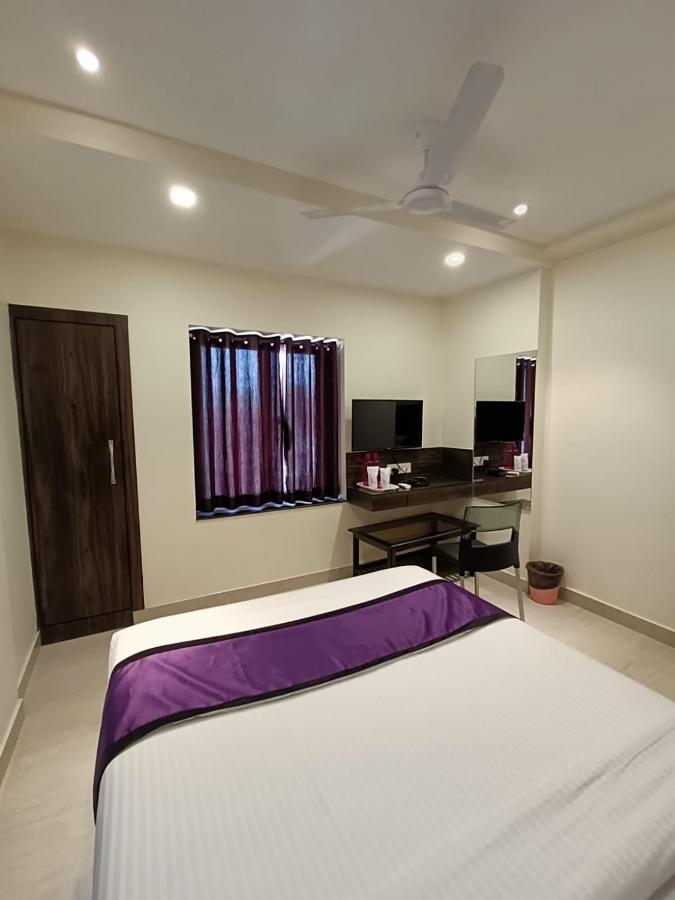 Sheldon Inn Calcutta Buitenkant foto