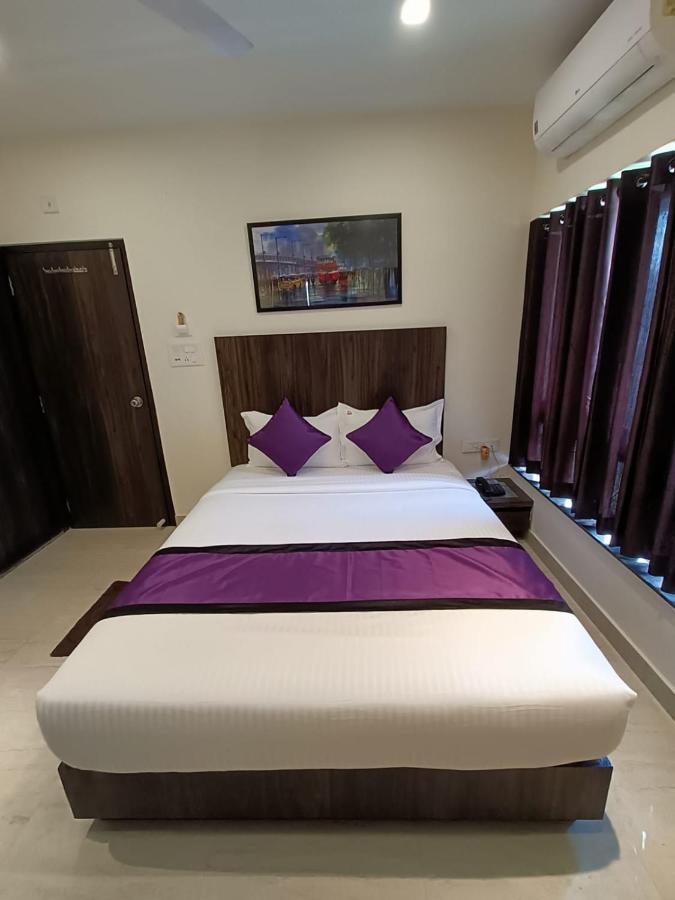 Sheldon Inn Calcutta Buitenkant foto