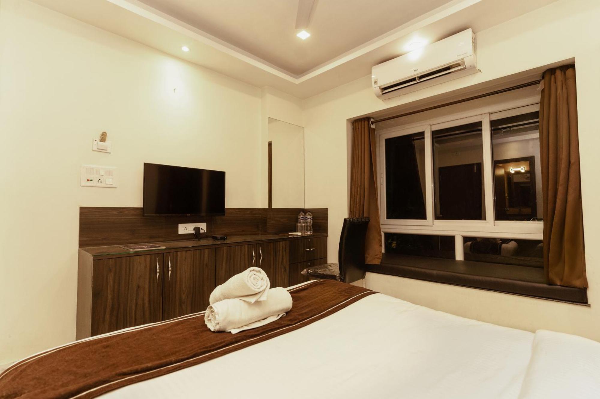 Sheldon Inn Calcutta Buitenkant foto