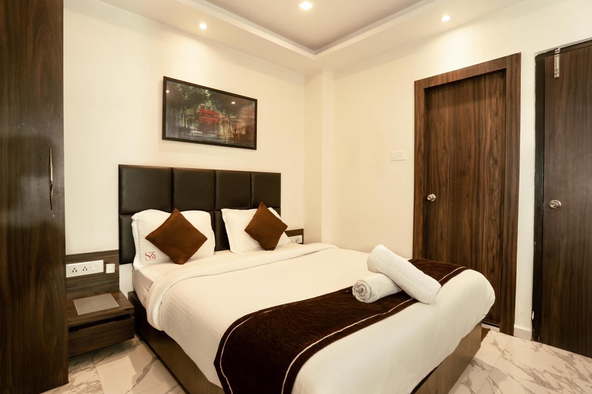 Sheldon Inn Calcutta Buitenkant foto