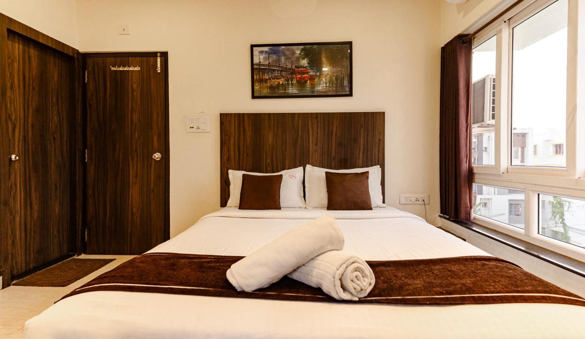 Sheldon Inn Calcutta Buitenkant foto